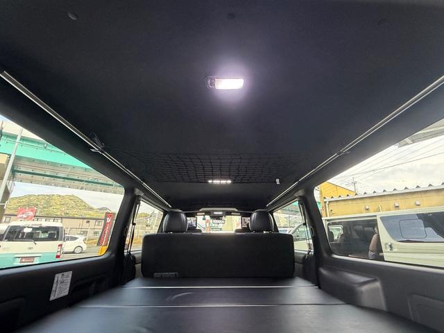 ハイエースバン