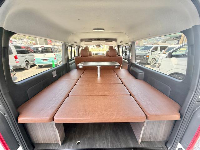 ハイエースバン