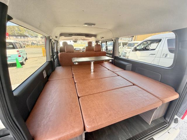 ハイエースバン