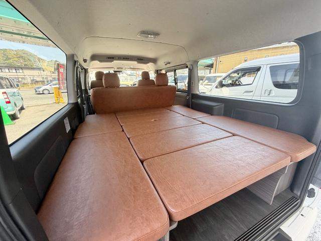 ハイエースバン