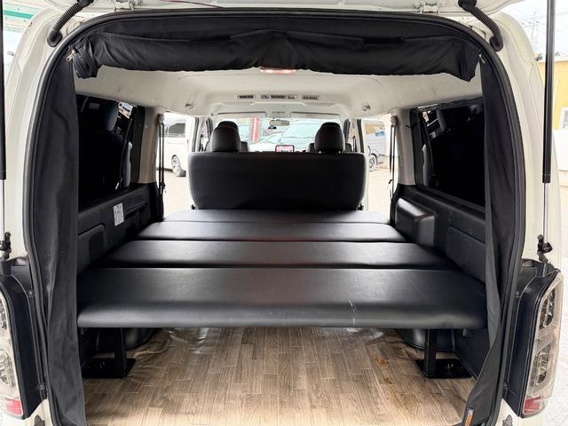 ハイエースバン