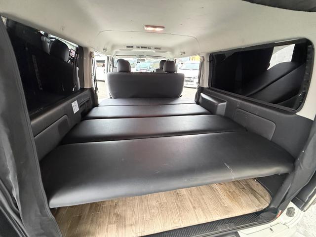 ハイエースバン