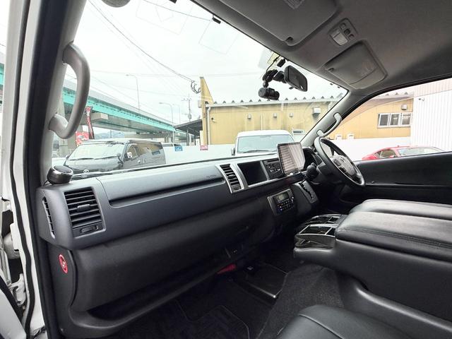 ハイエースバン