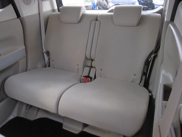 大人が座っても余裕あり！家族や友人とのお出かけも快適♪車内はしっかりクリーニング済み！気持ちよく乗り出せます♪