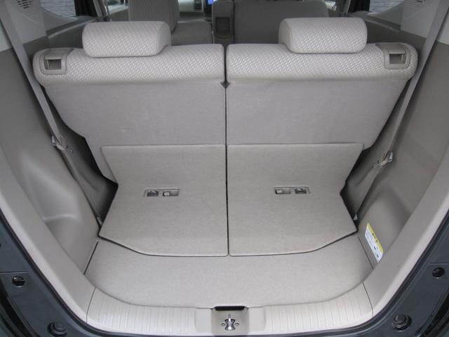 ラゲッジルーム（トランク）内も隅々まで清掃済み！砂やホコリも除去され、荷物も気持ちよく積める清潔な空間です♪