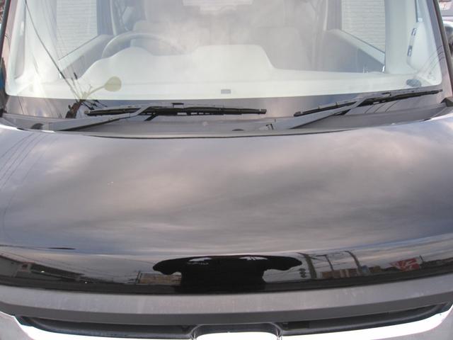 しっかり閉まる＆塗装もキレイ！エンジンルームの状態もチェック済み◎