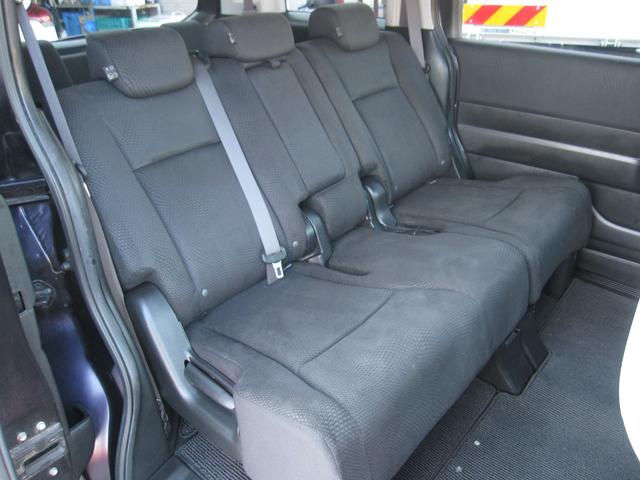 大人が座っても余裕あり！家族や友人とのお出かけも快適♪車内はしっかりクリーニング済み！気持ちよく乗り出せます♪