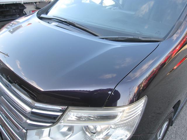 しっかり閉まる＆塗装もキレイ！エンジンルームの状態もチェック済み◎