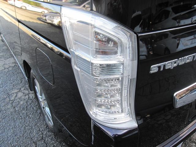 ライトのくすみや黄ばみをしっかり磨き上げ済み！見た目がぐっとキレイで、夜間の視認性もアップ♪