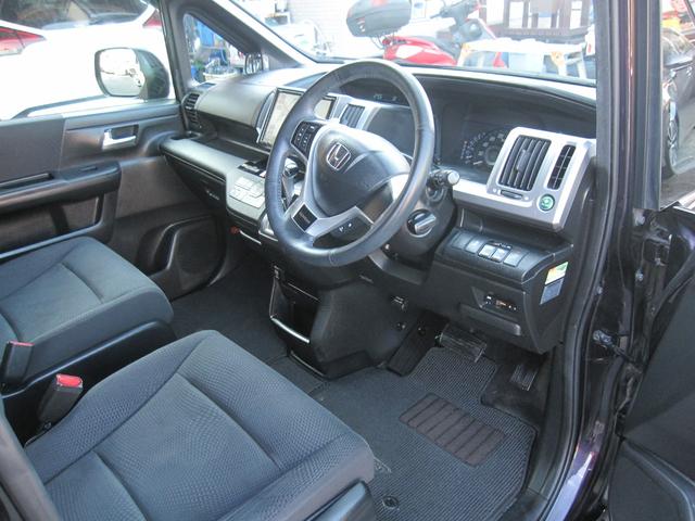 広々とした快適空間＆しっかりした座り心地で、長距離もラクラク♪