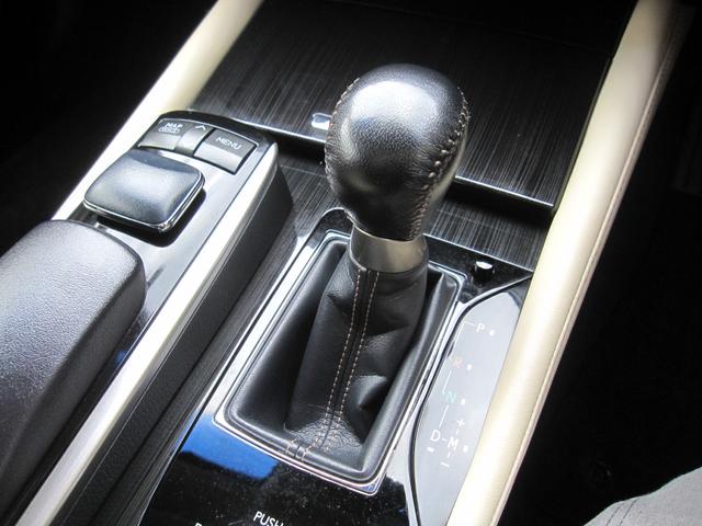 ＧＳ ＧＳ２５０　ＨＤＤナビ／ＣＤ／ＤＶＤ／Ｂｌｕｅｔｏｏｔｈ／ＥＴＣ／ＡＷ／ＭＴモード／オートライト／クルーズコントロール／電子Ｐブレーキ／バックモニタ／前後ドラレコ／フォグランプ／スマートキー／ＨＩＤ／パワーシート（11枚目）