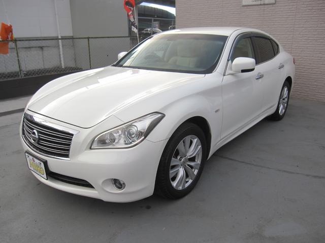 フーガ 250GT HDナビ/DVD/Bluetooth/パワーシート/オットマン/HIDライト/オートライト/フォグ/ETC/ステアリングスイッチ/クルーズコントロール/バックモニタ/サイドモニタ/純AW/スマートキー(7枚目)