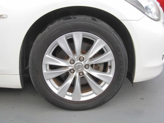 フーガ 250GT HDナビ/DVD/Bluetooth/パワーシート/オットマン/HIDライト/オートライト/フォグ/ETC/ステアリングスイッチ/クルーズコントロール/バックモニタ/サイドモニタ/純AW/スマートキー(19枚目)