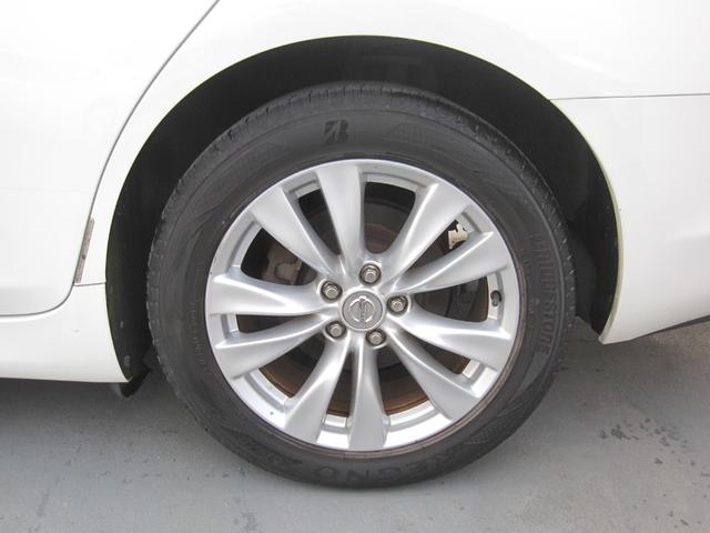 フーガ 250GT HDナビ/DVD/Bluetooth/パワーシート/オットマン/HIDライト/オートライト/フォグ/ETC/ステアリングスイッチ/クルーズコントロール/バックモニタ/サイドモニタ/純AW/スマートキー(22枚目)