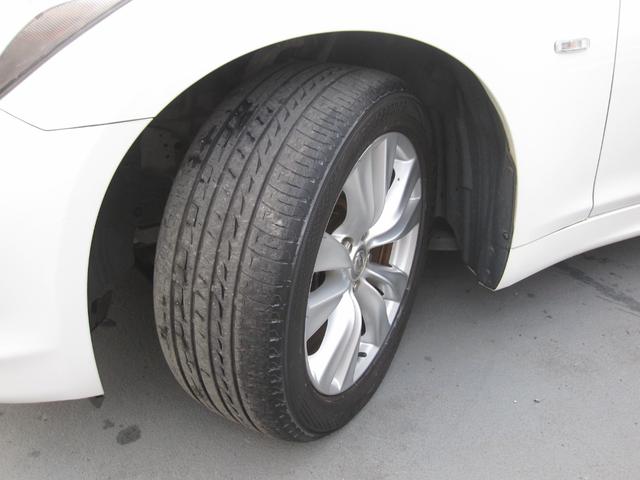 フーガ 250GT HDナビ/DVD/Bluetooth/パワーシート/オットマン/HIDライト/オートライト/フォグ/ETC/ステアリングスイッチ/クルーズコントロール/バックモニタ/サイドモニタ/純AW/スマートキー(23枚目)