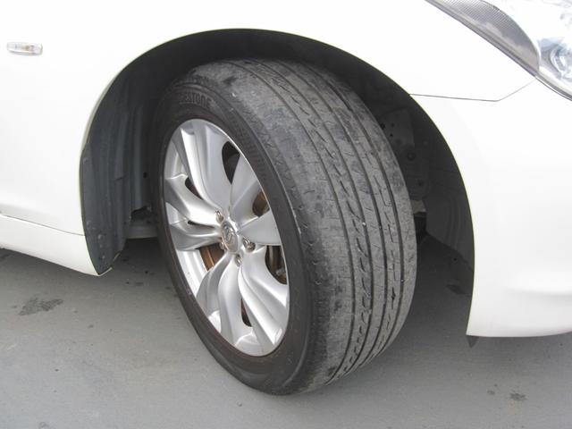 フーガ 250GT HDナビ/DVD/Bluetooth/パワーシート/オットマン/HIDライト/オートライト/フォグ/ETC/ステアリングスイッチ/クルーズコントロール/バックモニタ/サイドモニタ/純AW/スマートキー(24枚目)