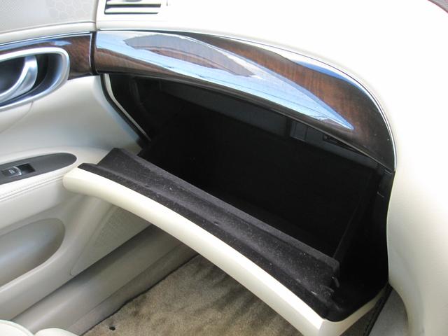 フーガ 250GT HDナビ/DVD/Bluetooth/パワーシート/オットマン/HIDライト/オートライト/フォグ/ETC/ステアリングスイッチ/クルーズコントロール/バックモニタ/サイドモニタ/純AW/スマートキー(67枚目)