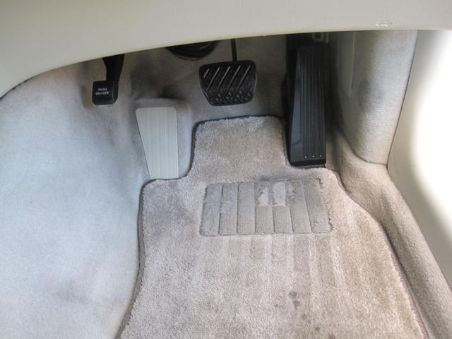 フーガ 250GT HDナビ/DVD/Bluetooth/パワーシート/オットマン/HIDライト/オートライト/フォグ/ETC/ステアリングスイッチ/クルーズコントロール/バックモニタ/サイドモニタ/純AW/スマートキー(68枚目)