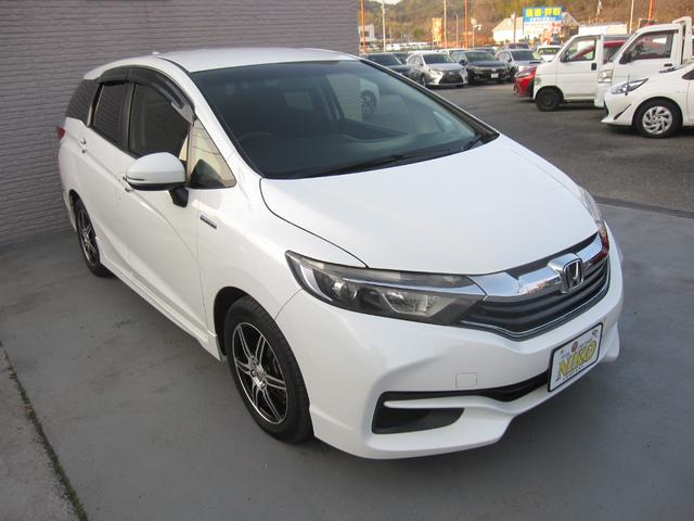 シャトル ハイブリッド　キーレス／スマートキー／プッシュスタート／アイドリングストップ／電動格納ドアミラー／インターナビ／ＣＤ／ＤＶＤ／Ｂｌｕｅｔｏｏｔｈ／ワンセグ／ＥＴＣ／ＥＣＯＮ／バックモニタ／フルフラット／社外ＡＷ（6枚目）