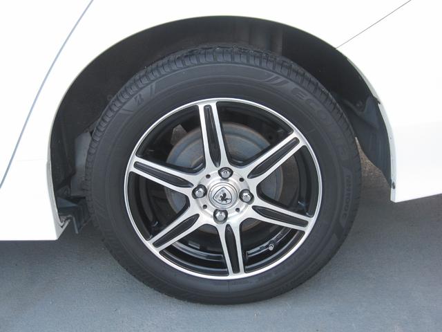 シャトル ハイブリッド　キーレス／スマートキー／プッシュスタート／アイドリングストップ／電動格納ドアミラー／インターナビ／ＣＤ／ＤＶＤ／Ｂｌｕｅｔｏｏｔｈ／ワンセグ／ＥＴＣ／ＥＣＯＮ／バックモニタ／フルフラット／社外ＡＷ（22枚目）