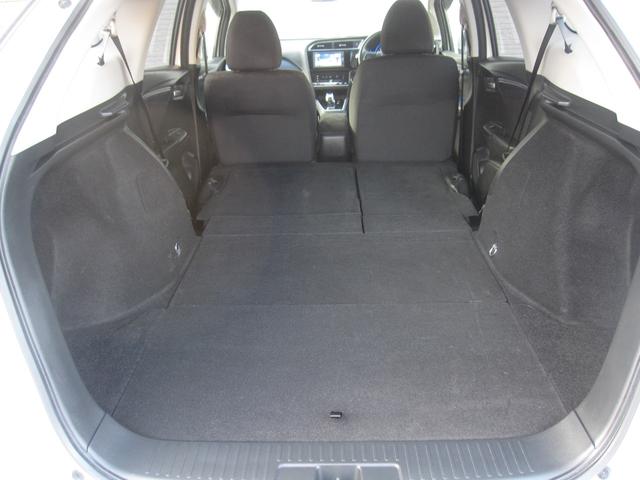 シャトル ハイブリッド　キーレス／スマートキー／プッシュスタート／アイドリングストップ／電動格納ドアミラー／インターナビ／ＣＤ／ＤＶＤ／Ｂｌｕｅｔｏｏｔｈ／ワンセグ／ＥＴＣ／ＥＣＯＮ／バックモニタ／フルフラット／社外ＡＷ（42枚目）