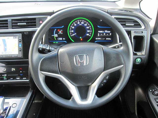 シャトル ハイブリッド　キーレス／スマートキー／プッシュスタート／アイドリングストップ／電動格納ドアミラー／インターナビ／ＣＤ／ＤＶＤ／Ｂｌｕｅｔｏｏｔｈ／ワンセグ／ＥＴＣ／ＥＣＯＮ／バックモニタ／フルフラット／社外ＡＷ（55枚目）