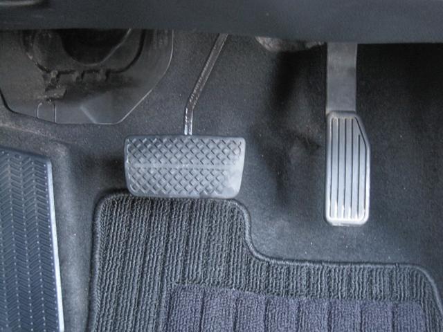 シャトル ハイブリッド　キーレス／スマートキー／プッシュスタート／アイドリングストップ／電動格納ドアミラー／インターナビ／ＣＤ／ＤＶＤ／Ｂｌｕｅｔｏｏｔｈ／ワンセグ／ＥＴＣ／ＥＣＯＮ／バックモニタ／フルフラット／社外ＡＷ（70枚目）