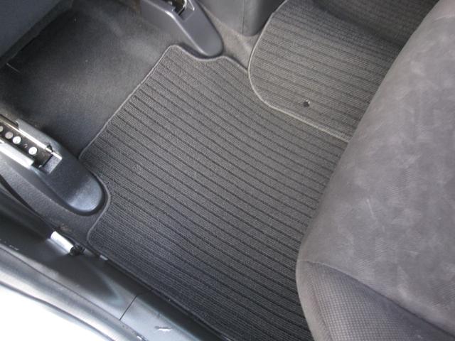 シャトル ハイブリッド　キーレス／スマートキー／プッシュスタート／アイドリングストップ／電動格納ドアミラー／インターナビ／ＣＤ／ＤＶＤ／Ｂｌｕｅｔｏｏｔｈ／ワンセグ／ＥＴＣ／ＥＣＯＮ／バックモニタ／フルフラット／社外ＡＷ（74枚目）