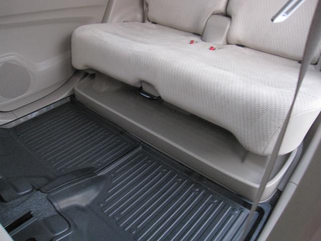 �O���[�u�{�b�N�X�⏬������Ȃǂ̎��[�X�y�[�X�����J�ɃN���[�j���O�ς݁I�C�ɂȂ�S�~��z�R�����Ȃ��A�C�����悭�g���܂���