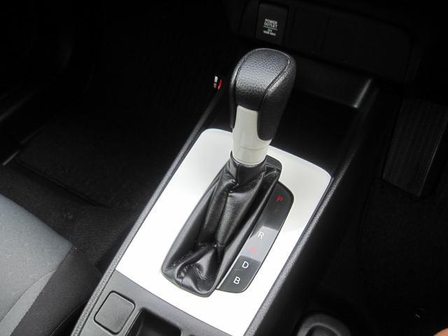 ｅ：ＨＥＶベーシック　ホンダセンシング／ＥＴＣ２．０／ＤＶＤ／Ｂｌｕｅｔｏｏｔｈ／バックモニタ／電子Ｐブレーキ／オートホールド／ＬＥＤヘッドライト／オートライト／ステアリングスイッチ／クルーズコントロール／スマートキー（画像11）