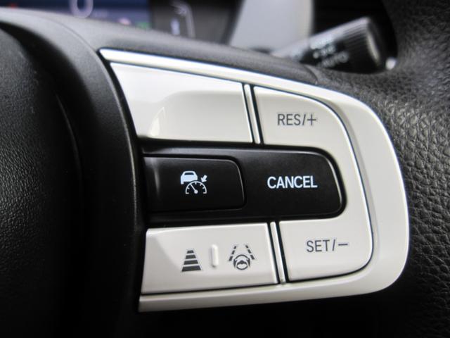 ｅ：ＨＥＶベーシック　ホンダセンシング／ＥＴＣ２．０／ＤＶＤ／Ｂｌｕｅｔｏｏｔｈ／バックモニタ／電子Ｐブレーキ／オートホールド／ＬＥＤヘッドライト／オートライト／ステアリングスイッチ／クルーズコントロール／スマートキー（画像59）