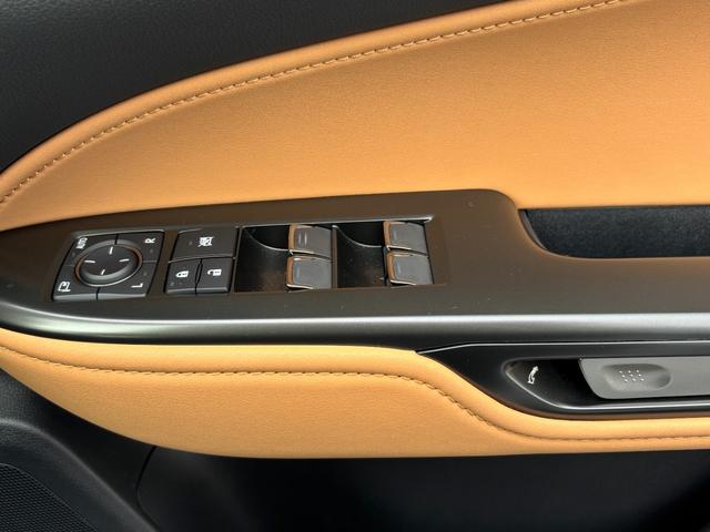 NX NX350h 一部改良モデル パノラマルーフ 純OP20インチAW HDMI端子 走行中TVOK ヘーゼルレザーシート ETC LED 純正ナビTV アラウンドビュー 禁煙車 パワーバックドア 5年コーティング済(15枚目)