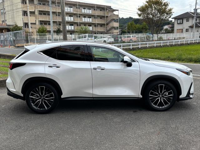 NX NX350h 一部改良モデル パノラマルーフ 純OP20インチAW HDMI端子 走行中TVOK ヘーゼルレザーシート ETC LED 純正ナビTV アラウンドビュー 禁煙車 パワーバックドア 5年コーティング済(22枚目)