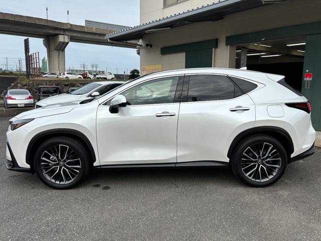 NX NX350h 一部改良モデル パノラマルーフ 純OP20インチAW HDMI端子 走行中TVOK ヘーゼルレザーシート ETC LED 純正ナビTV アラウンドビュー 禁煙車 パワーバックドア 5年コーティング済(26枚目)