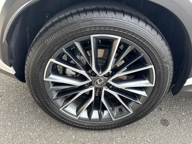 NX NX350h 一部改良モデル パノラマルーフ 純OP20インチAW HDMI端子 走行中TVOK ヘーゼルレザーシート ETC LED 純正ナビTV アラウンドビュー 禁煙車 パワーバックドア 5年コーティング済(28枚目)