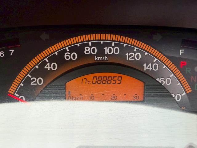 フリード Ｇ　ジャストセレクション　８人乗り　Ｂｌｕｅｔｏｏｔｈ対応ナビ　ＤＶＤ　ＥＴＣ　スライドドア　集中ドアロック　ドライブレコーダー　タイミングチェーン式エンジン（6枚目）