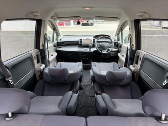 フリード Ｇ　ジャストセレクション　７人乗り　ＨＤＤナビ　ＤＶＤ　電動スライドドア　バックカメラ　ドライブレコーダー　集中ドアロック（5枚目）