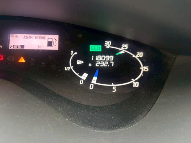 セレナ ハイウェイスター　集中ドアロック　フリップダウンモニター　Ｂｌｕｅｔｏｏｔｈ対応ナビ　ＤＶＤ　バックカメラ　ＥＴＣ　クルーズコントロール　両側電動スライドドア　日産純正アルミ　ドライブレコーダー（6枚目）