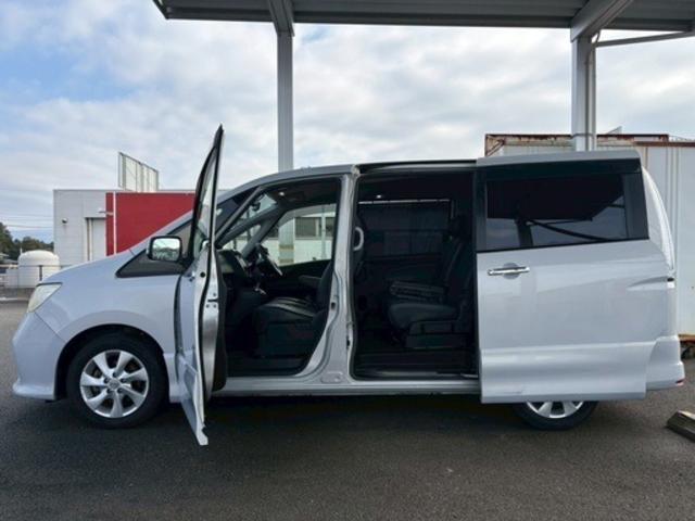 セレナ ハイウェイスター S-ハイブリッド 集中ドアロック SDナビ DVD バックカメラ 両側電動スライドドア ドライブレコーダー クルーズコントロール 日産純正アルミ(4枚目)