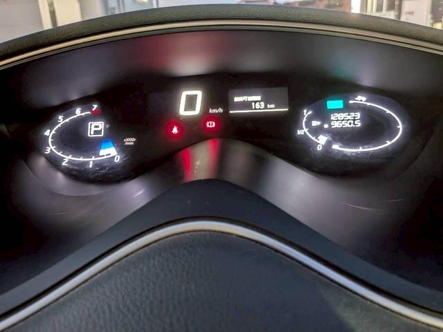 セレナ ハイウェイスター　Ｓ－ハイブリッド　集中ドアロック　Ｂｌｕｅｔｏｏｔｈ対応ナビ　ＤＶＤ　ＥＴＣ　バックカメラ　両側電動スライドドア　クルーズコントロール　ドライブレコーダー　日産純正アルミ（6枚目）