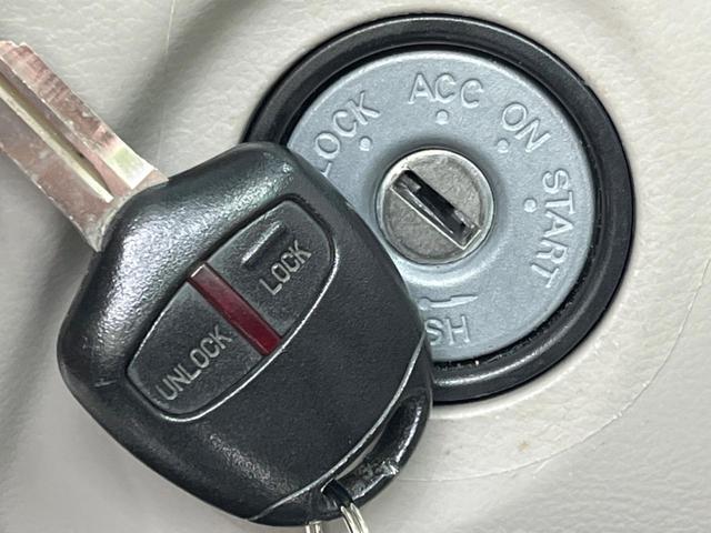 J 後期 禁煙車 衝突軽減装置 CDオーディオ キーレス 運転席ベンチシート キーレス ABS パワーウィンドウ エアコン プライバシーガラス(5枚目)