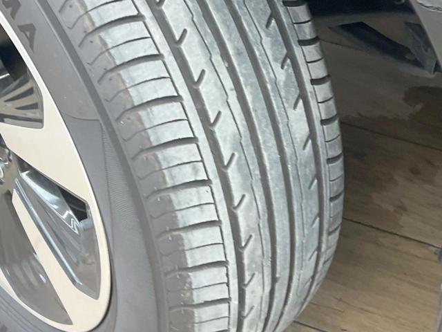 X-ブレイク 禁煙車 衝突軽減装置 4WD クルーズコントロール ETC シートヒーター レーンアシスト HIDヘッドライト スマートキー デュアルオートエアコン 純正17インチアルミホイール アイドリンク(21枚目)