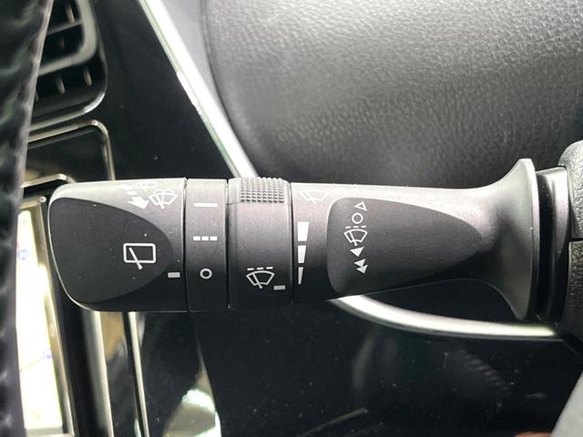 Ｓ　衝突軽減装置　禁煙車　ナビ　バックカメラ　ｂｌｕｅｔｏｏｔｈ　フルセグ　ＥＴＣ　スマートキー　ＬＥＤヘッドライト　コーナーセンサー　オートマチックハイビーム　車線逸脱警報　革巻きステアリング(42枚目)