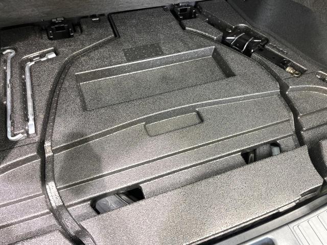 プリウス Ｓ　９インチナビ　バックカメラ　ＥＴＣ　衝突軽減　レーダークルーズ　ＬＥＤヘッド　ドラレコ　フルセグ　Ｂｌｕｅｔｏｏｔｈ　オートエアコン　スマートキー（29枚目）