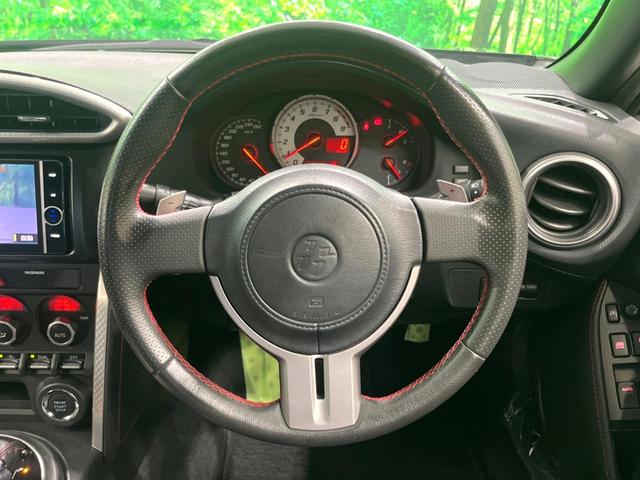８６ ＧＴリミテッド　ＡＴ車　ＴＲＤエアロ　純正ナビ　フロントカメラ　バックカメラ　シートヒーター　ＨＩＤヘッド　ハーフレザーシート　フルセグ　オートエアコン　スマートキー（12枚目）