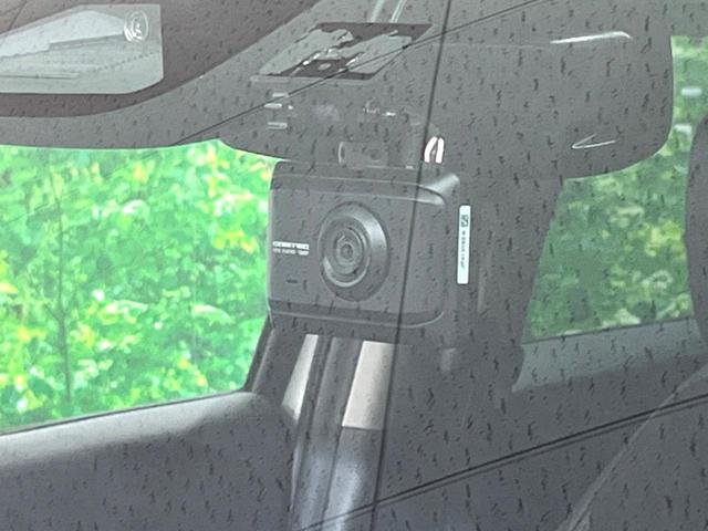 ヴェゼル ｅ：ＨＥＶ　Ｚ　純正９インチナビ　バックカメラ　パワーバックドア　フルセグ　Ｂｌｕｅｔｏｏｔｈ　レーダークルーズ　衝突軽減　ＬＥＤヘッド　ＥＴＣ　コーナーセンサー　ハーフレザーシート（7枚目）