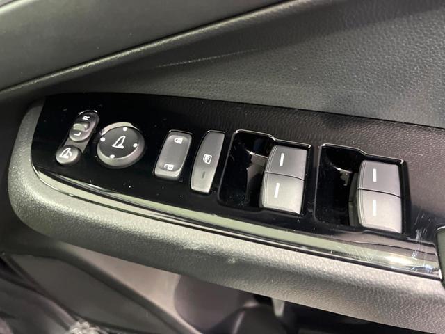 ヴェゼル ｅ：ＨＥＶ　Ｚ　純正９インチナビ　バックカメラ　ハーフレザーシート　ＢＳＭ　レーダークルーズ　パワーバックドア　クリアランスソナーＥＴＣ　衝突軽減　寒冷地仕様　シートヒーター　パワーバックドア（53枚目）