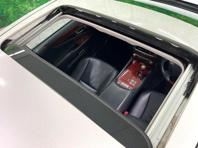 ＬＳ ＬＳ６００ｈ　バージョンＵ　Ｉパッケージ　４ＷＤ　サンルーフ　純正ナビ　黒革　バックカメラ　ＥＴＣ　ＬＥＤヘッド　パワーシート　クルーズコントロール　フルセグ　Ｂｌｕｅｔｏｏｔｈ　コーナーセンサー　ステアリングヒーター　シートメ（3枚目）