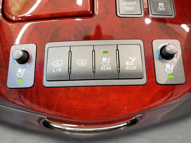 ＬＳ ＬＳ６００ｈ　バージョンＵ　Ｉパッケージ　４ＷＤ　サンルーフ　純正ナビ　黒革　バックカメラ　ＥＴＣ　ＬＥＤヘッド　パワーシート　クルーズコントロール　フルセグ　Ｂｌｕｅｔｏｏｔｈ　コーナーセンサー　ステアリングヒーター　シートメ（8枚目）