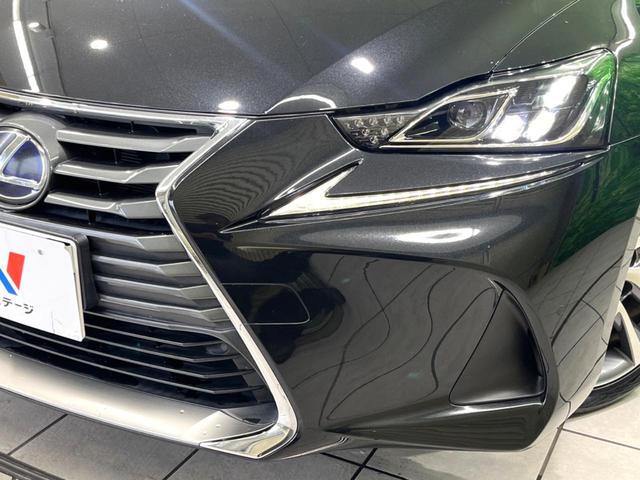 ＩＳ ＩＳ３００ｈ　バージョンＬ　純正ナビ　黒革　衝突軽減　ＥＴＣ　バックカメラ　ＬＥＤヘッド　レーダークルーズ　フルセグ　Ｂｌｕｅｔｏｏｔｈ　パワーシート　ＢＳＭ　ステアリングヒーター　シートベンチレーション　サン（13枚目）